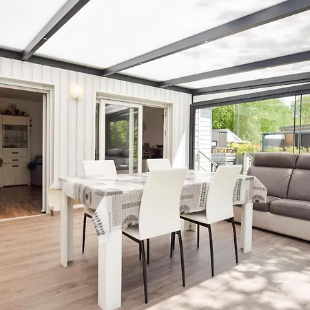 2 Bedroom Lovely In *